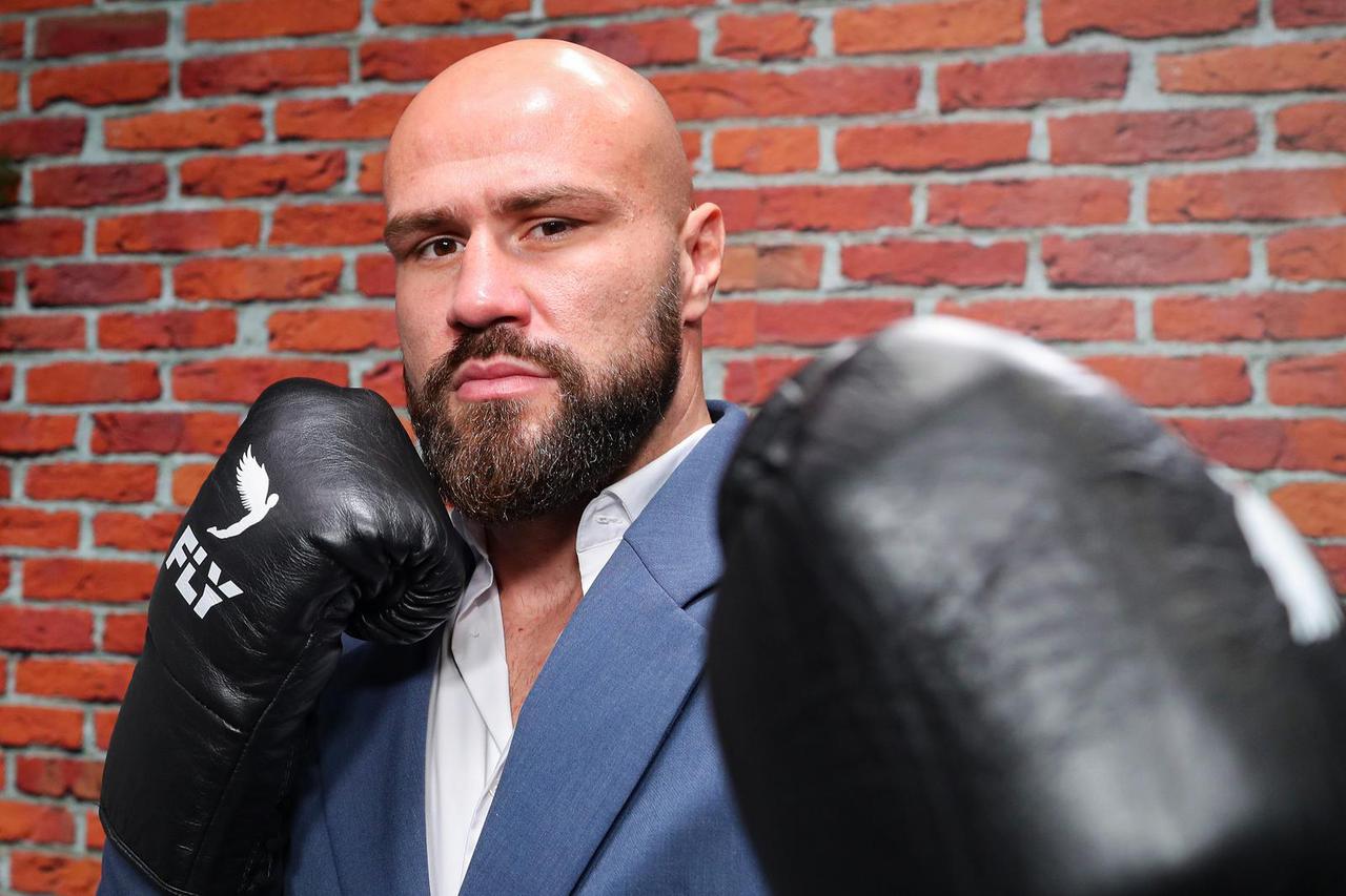 Zagreb: Boksač Alen Babić sa zaručnicom Klarom