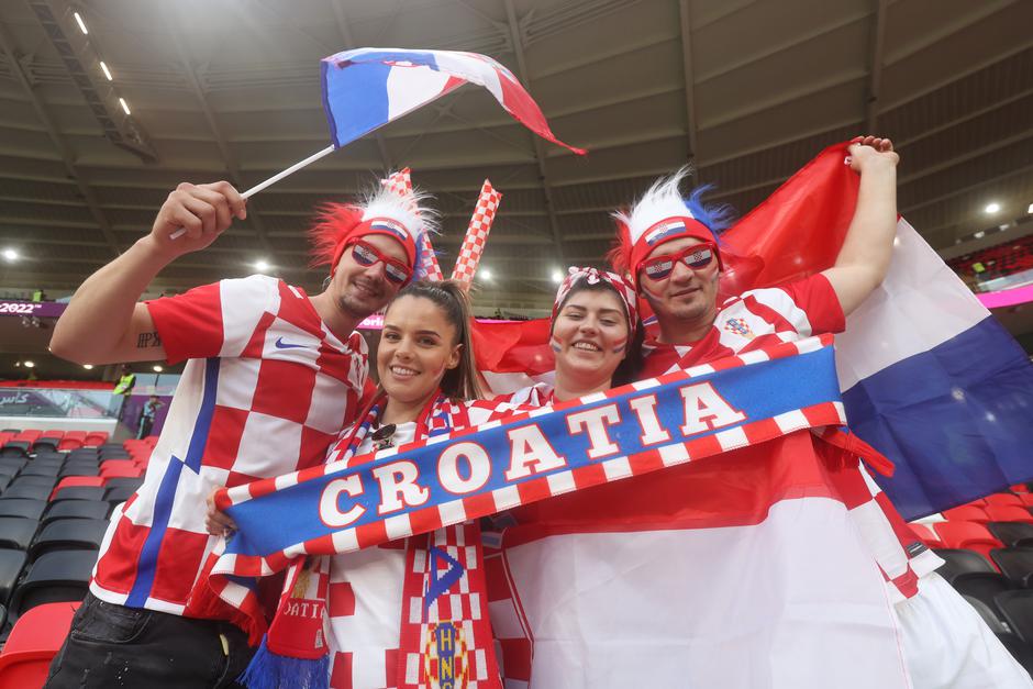 KATAR 2022 - Navijači na stadionu uoči početka utakmice između Hrvatske i Belgije