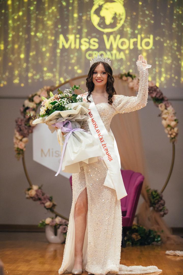 Mellany Rukavina je ovom pobjedom izborila plasman na završni izbor 31. Miss Hrvatske, gdje će predstavljati Sisačko-moslavačku županiju među najljepšim djevojkama iz cijele zemlje. ‘’Dosad su već izabrane Miss Grada Zagreba Anđelina Nosić, Miss Ličko-senjske županije Antonela Antonić i Noela Peulić Miss Vukovarsko-srijemske županije. Ciklus županijskih izbora za 31.Miss Hrvatske nastavlja se s izborima Miss Zagrebačke županije i Miss Požeško-slavonske županije u svibnju, rekla nam je Ivana Delač, direktorica odnosa s javnošću Miss Hrvatske. Sve zainteresirane djevojke na izbor Miss Hrvatske mogu se prijaviti putem online prijavnice na www.missworldcroatia.com/prijavnica