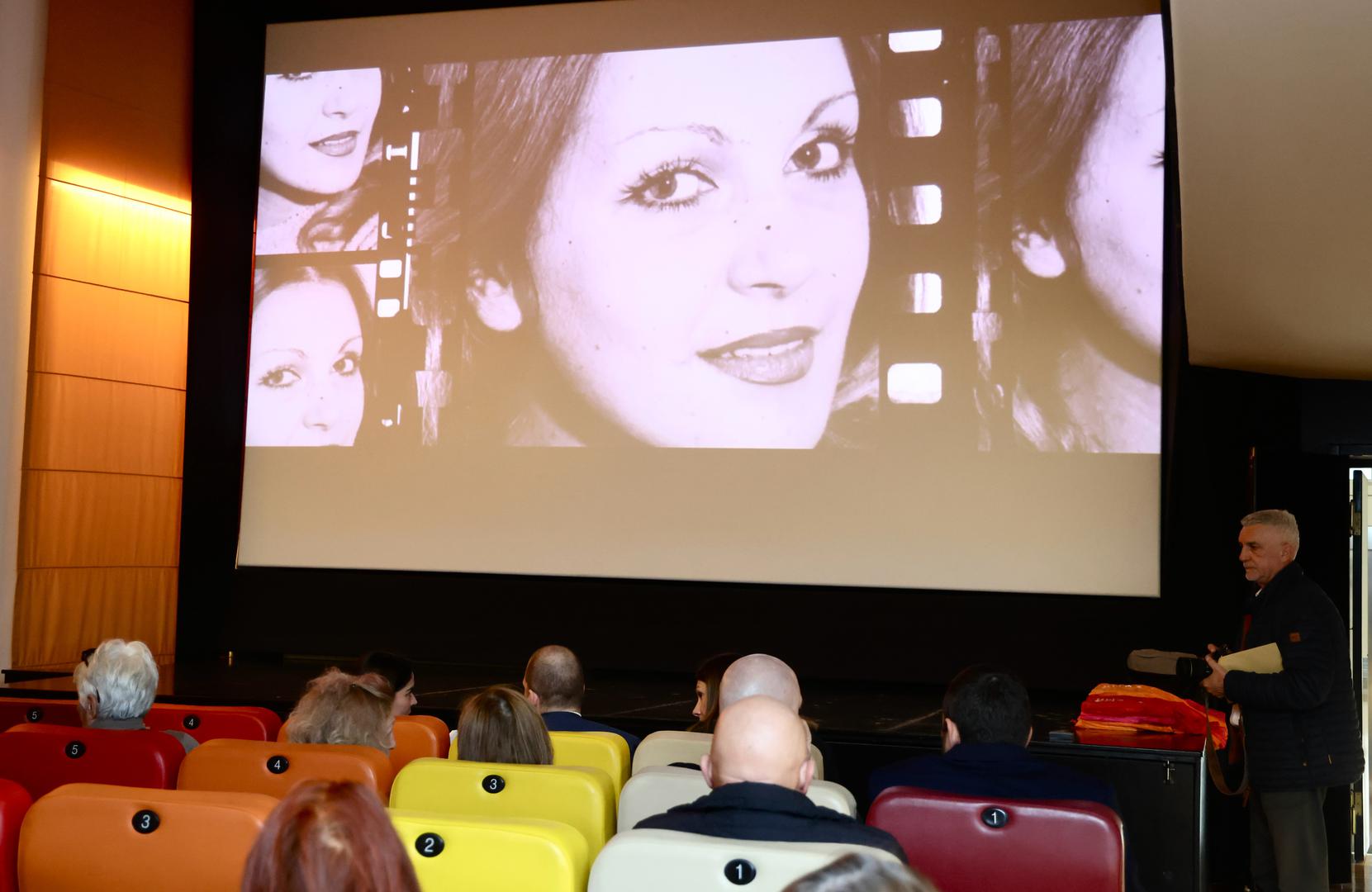 25.02.2026.,Split-Svecano otvoren mural posvecwen splitskoj glumici Zdravki Krstulovic u prolazu pokraj Hrvatskog narodnog kazališta u Splitu,  Program je nastavljen projekcijom dokumentarnog filma o Zdravki Krstulovic iz serijala Velikani hrvatskog glumista, u produkciji Menorah filma. Photo: Ivo Cagalj/PIXSELL