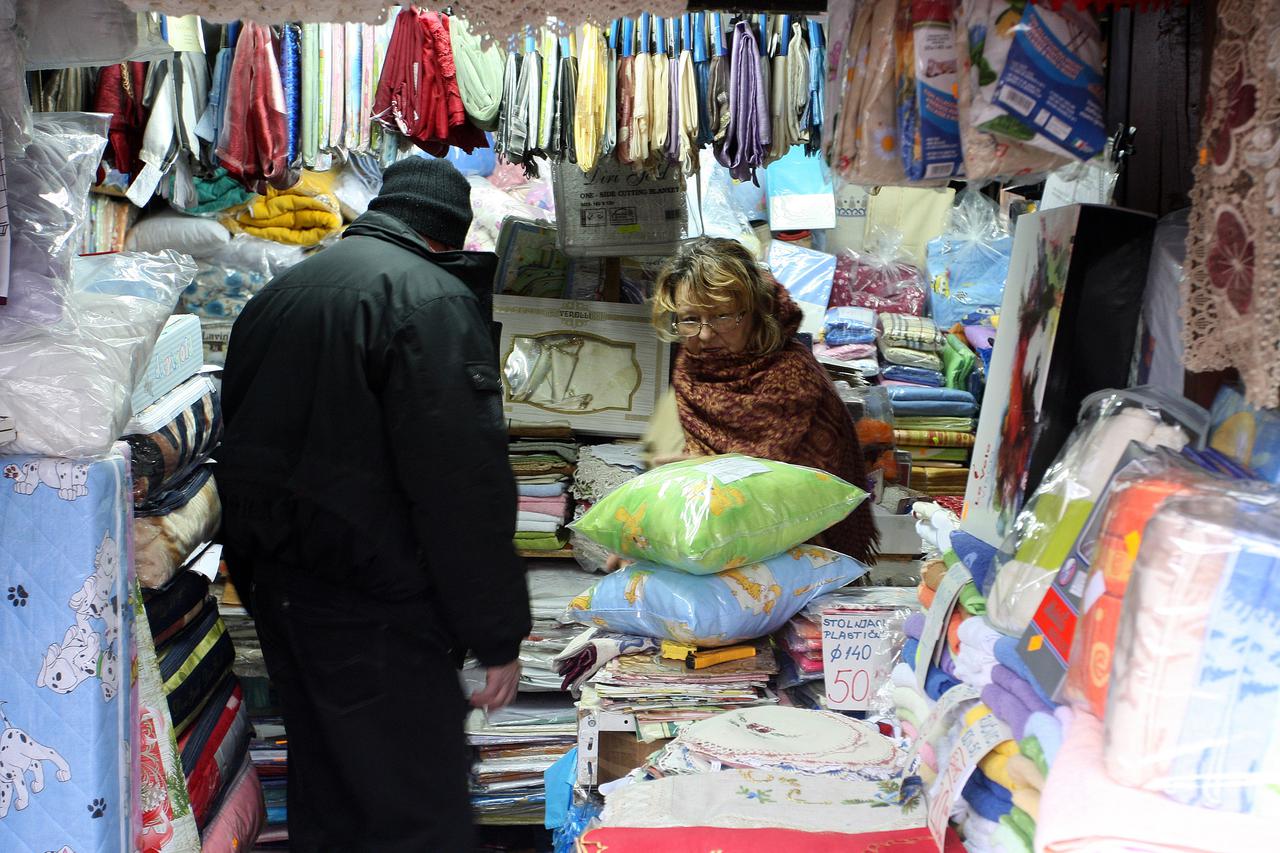 08.11.2014., Zagreb - Prodavacima na standovima kod okretista Crnomerec zadnjim danom prosinca isticu ugovori o najmu. Photo: Borna Filic/PIXSELL