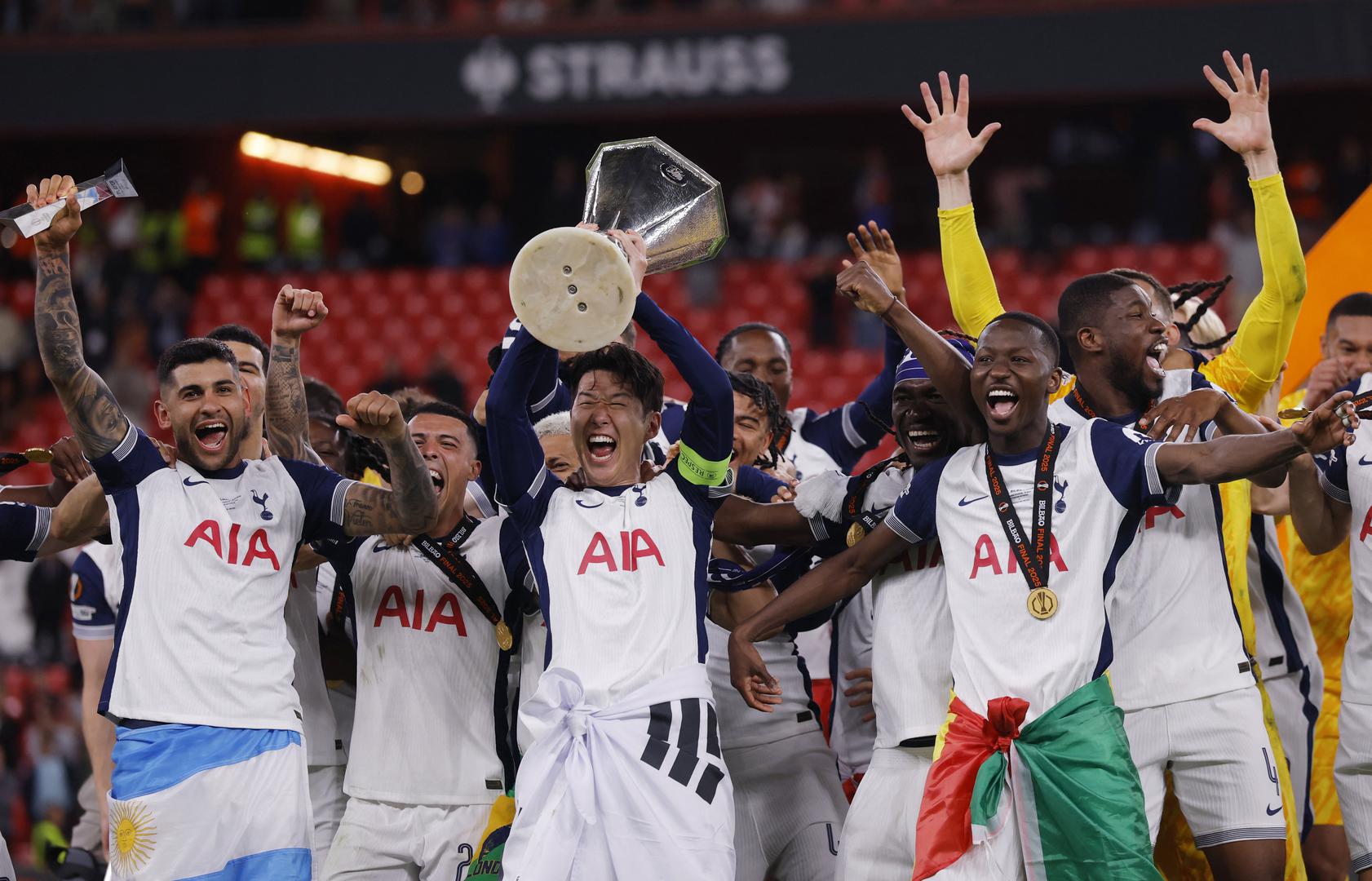 Tottehham je sinoć u finalu Europske lige u Bilbau svladao Manchester United s 1:0 i osvojio prvi trofej nakon 17 godina.