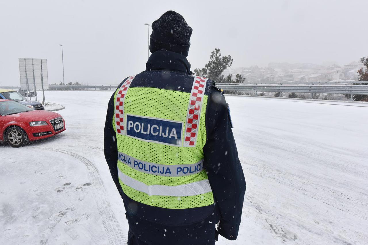 Šibenik: Policija na cestama Šibensko-kninske županije kontrolira promet