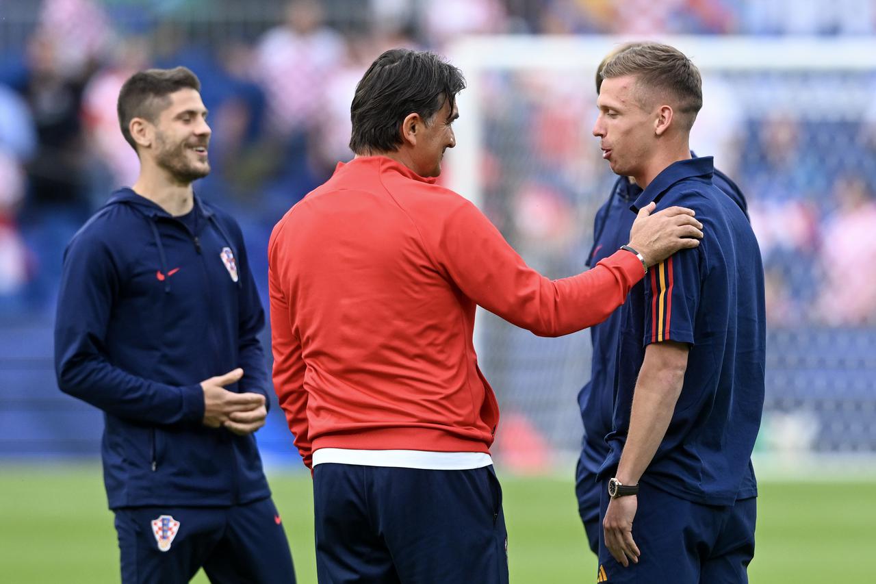 Rotterdam: Dani Olmo pozdravio se s hrvatskim igračima uoči utakmice  Hrvatske i Španjolske u finalu Lige nacija