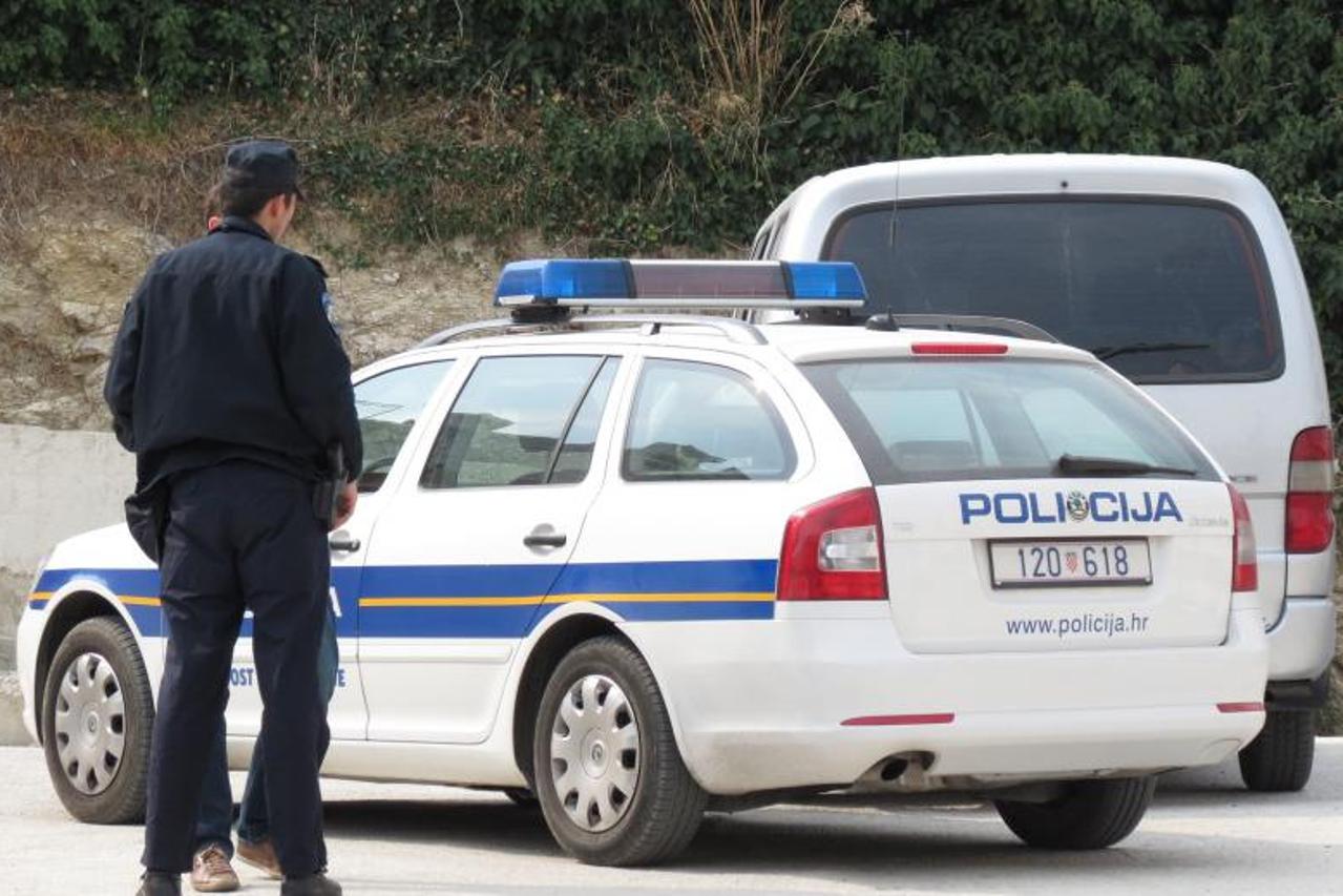 Policija