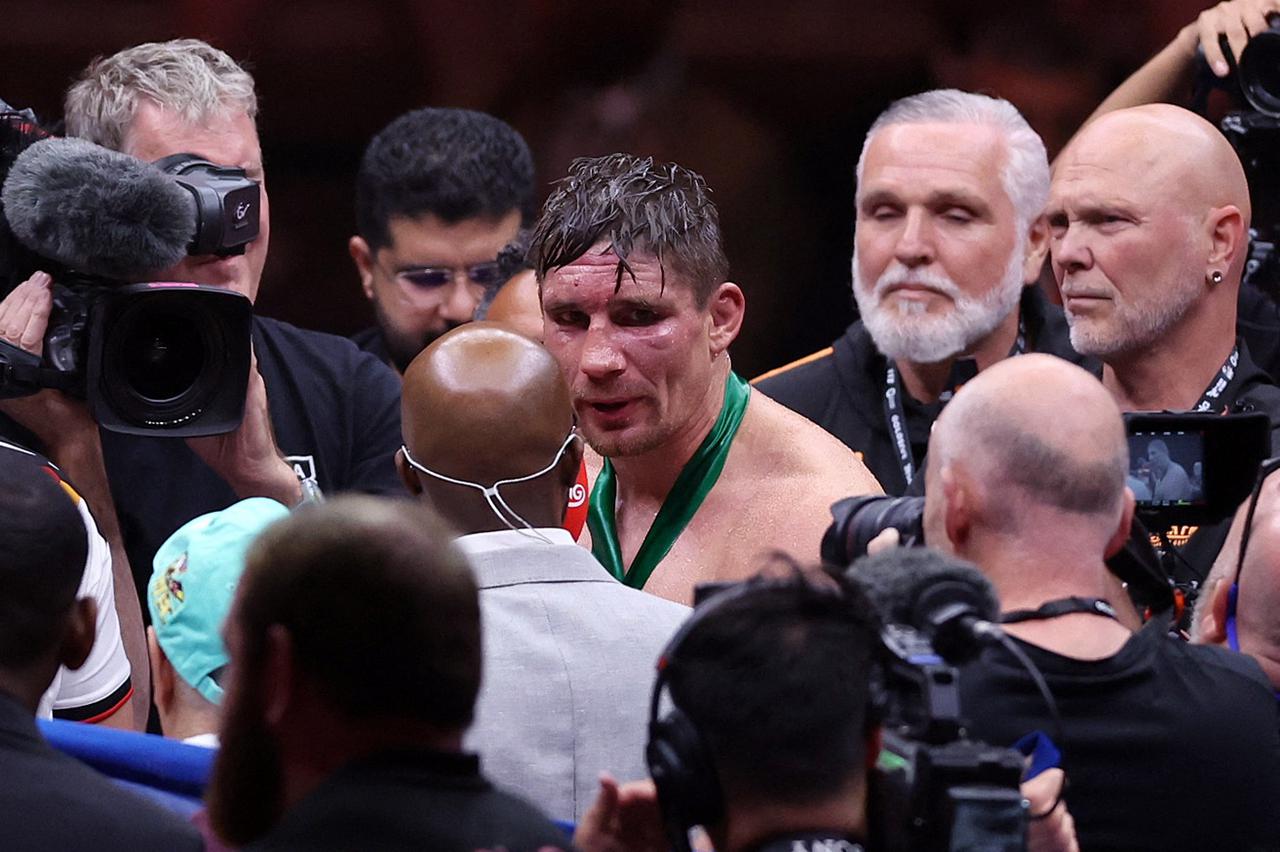 Oleksandr Usyk v Rico Verhoeven - WBC Heavyweight Title