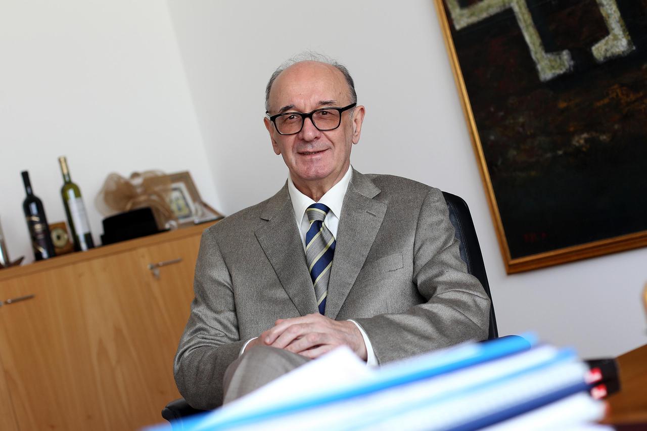 Nikica Valentić