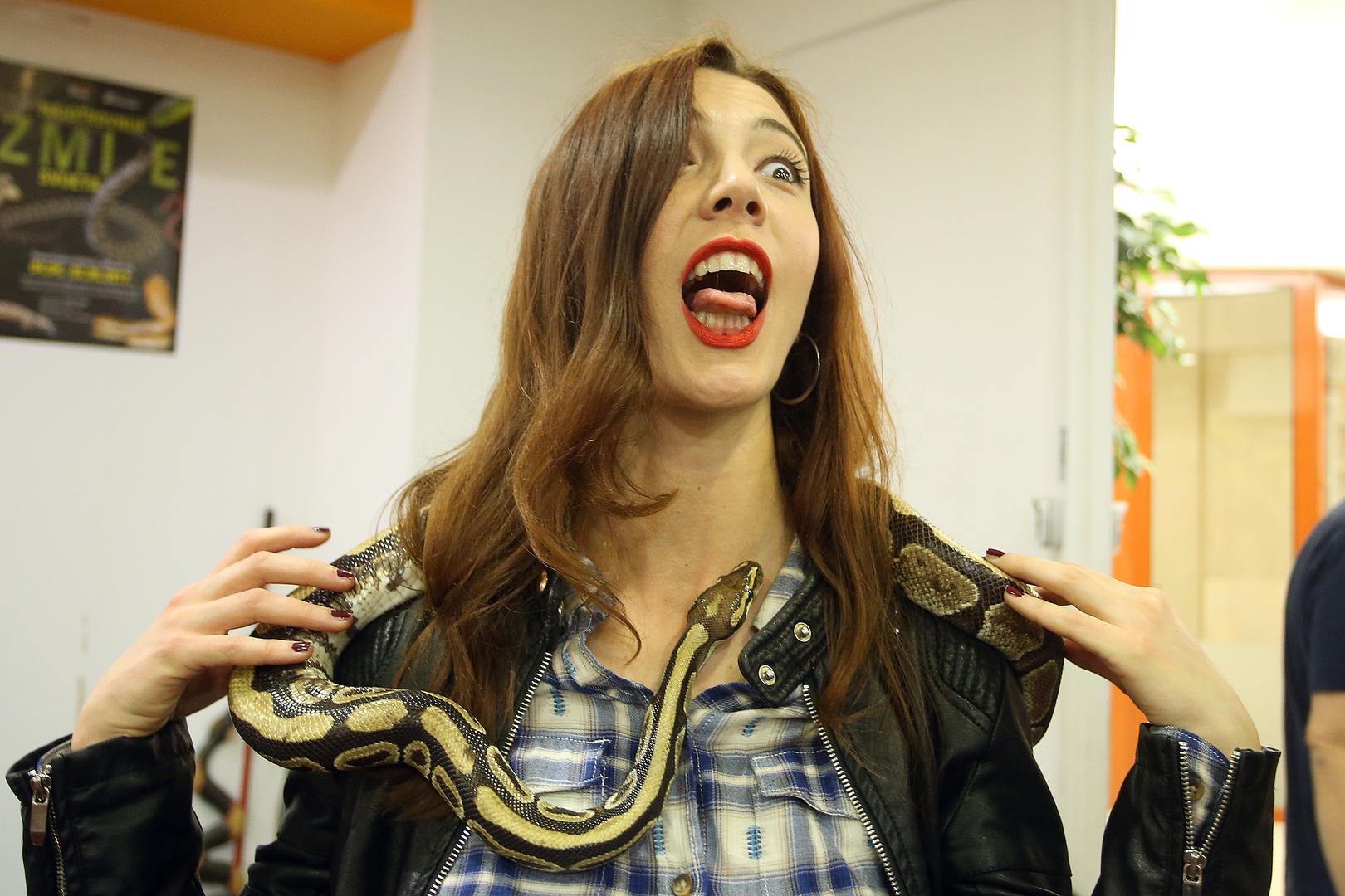  Već na samom početku karijere bilo je jasno da je riječ o glumici koja ne pristaje na stroga žanrovska ograničenja. 