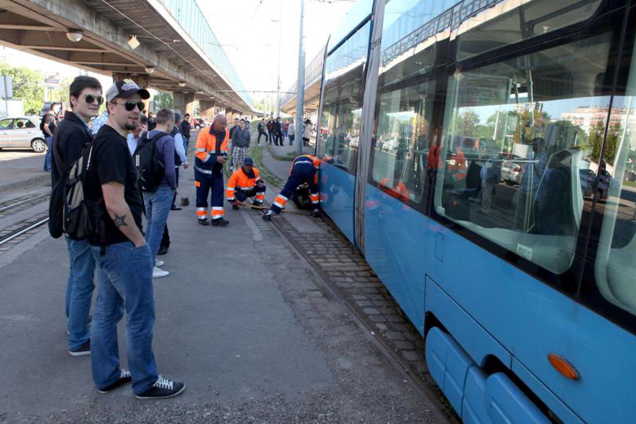 iskočio tramvaj (1)