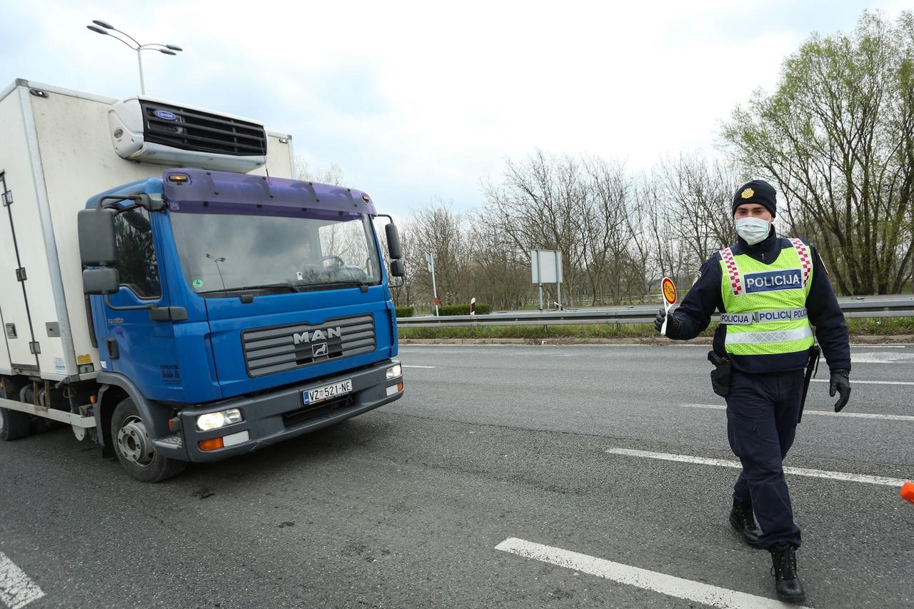 Policija u Zagrebu na Jadranskoj aveniji