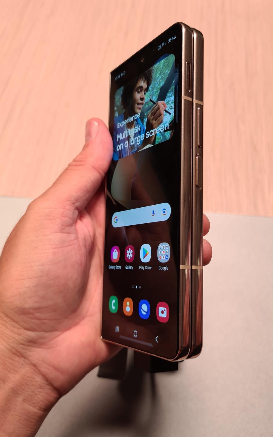 Samsung predstavio nove preklopne mobitele Galaxy Z Fold4 i Galaxy Z Flip4