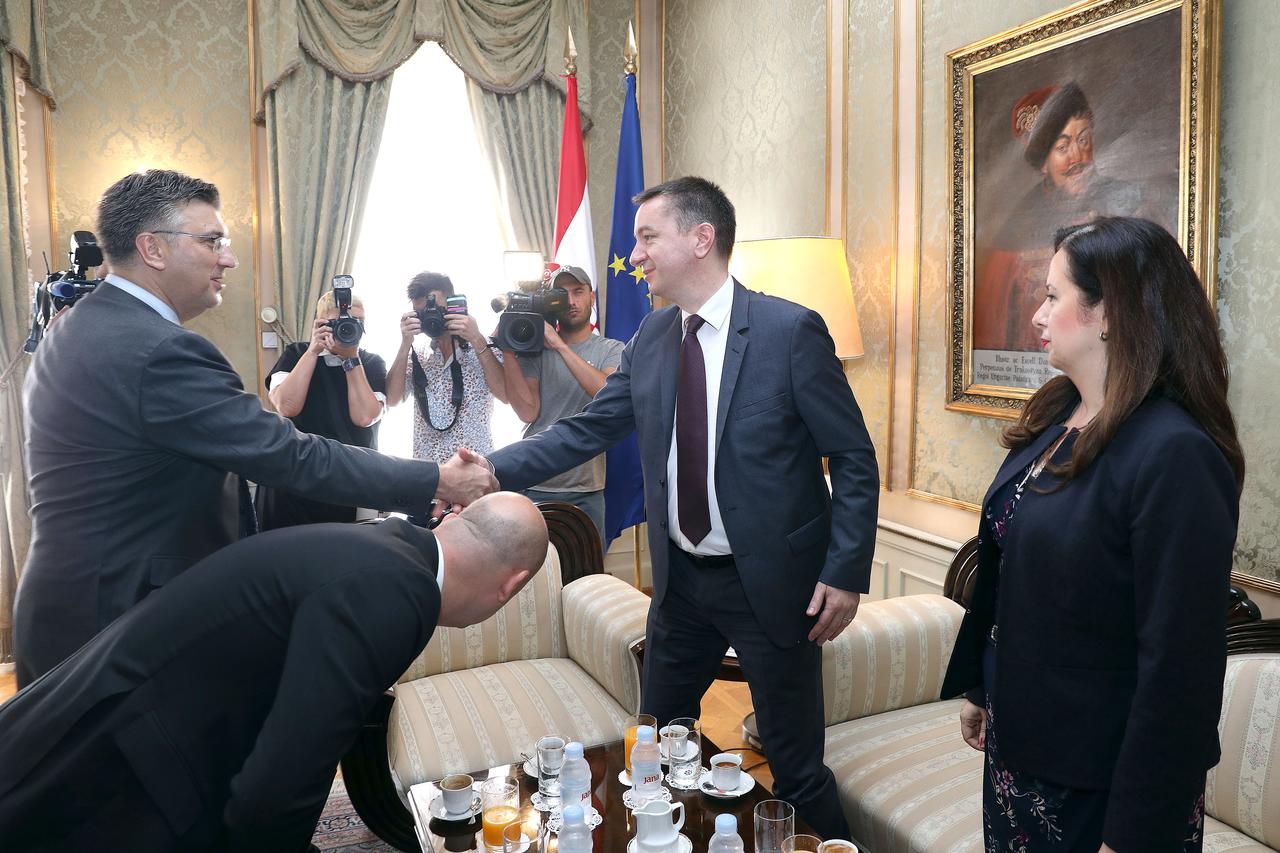 Raniji susret u Vladi