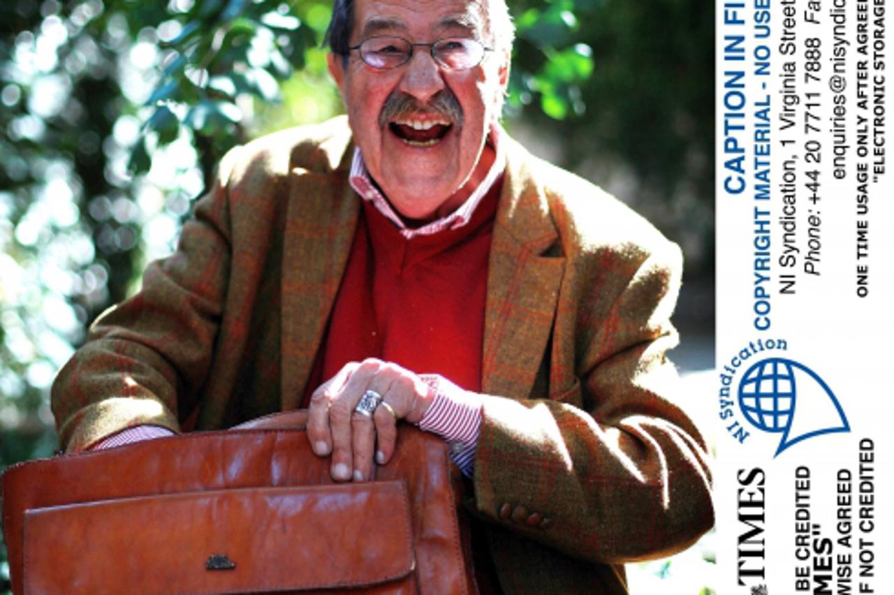 \'German author Gunter Grass speaks to the Times in the city of Dresden in between campaigning for the Social Democrat party ahead of the upcoming elections Copyright: The Times. Photo: NI Syndication