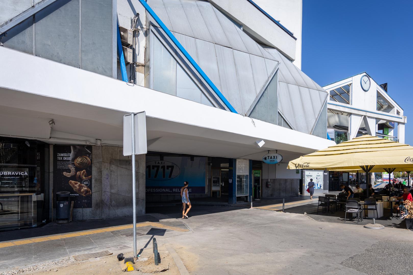 Radovi vrijedni više od 240 tisuća eura dio su postupne obnove kolodvora, na kojem je početkom godine dovršen i projekt ugradnje triju dizala kojima su čekaonice povezane s dolaznim peronima.