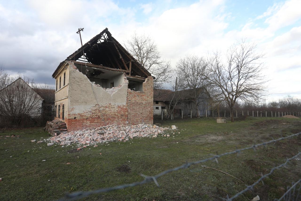 Posljedice razornog potresa u okolici Siska