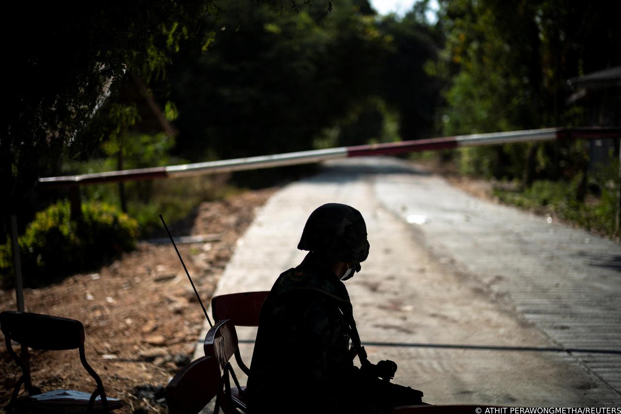 Thailand send hundreds of refugees back to Myanmar despite the continued fighting