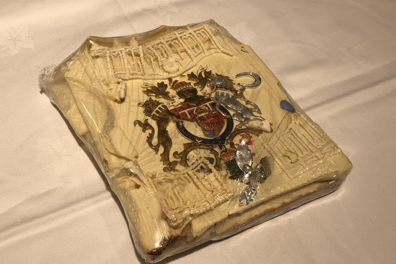 Royal wedding cake sale