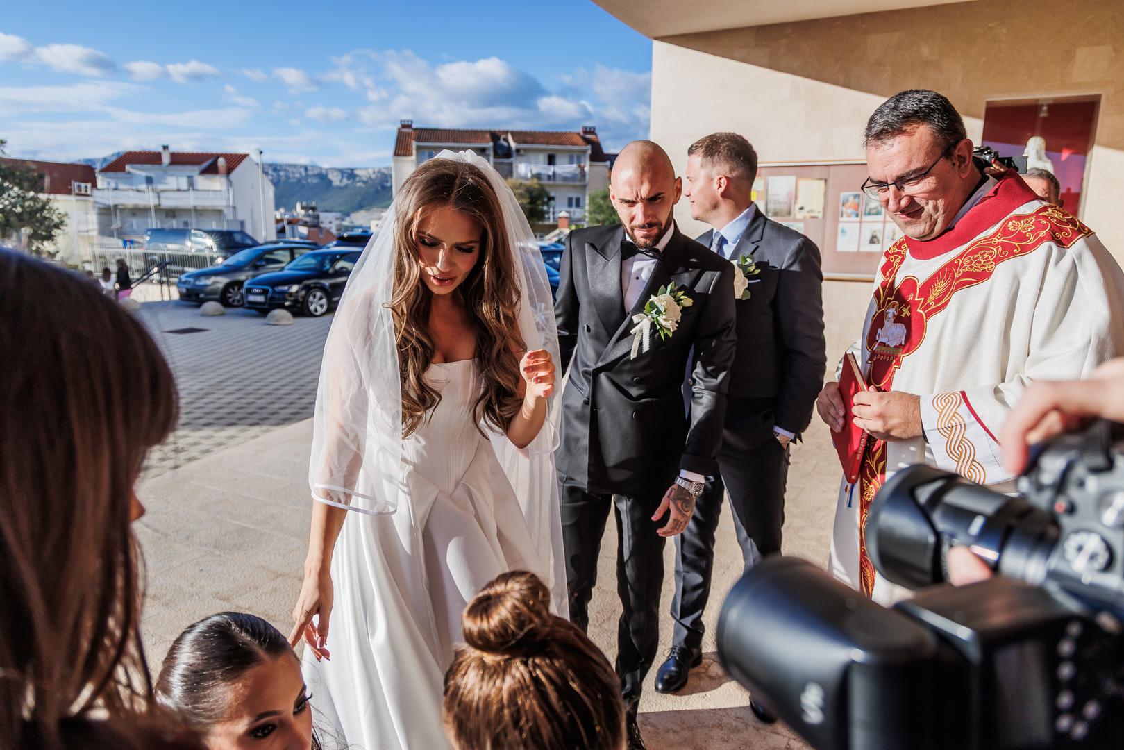 Kalik je Ivonu Glavaš zaprosio u kolovozu, a par se sada vjenčao nakon višegodišnje veze.