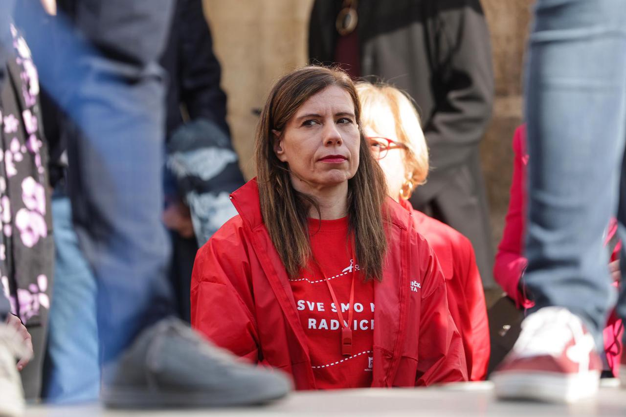 Zagreb: Prosvjed lijevo-liberalne oporbe: "Dosta je! Idemo na izbore!" 