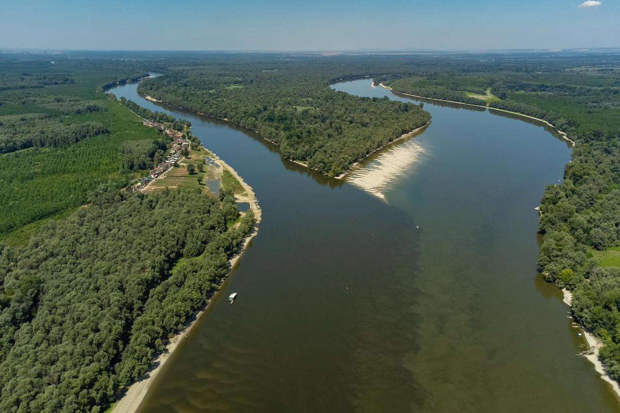Fotografije iz zraka ušća rijeke Drave u Dunav