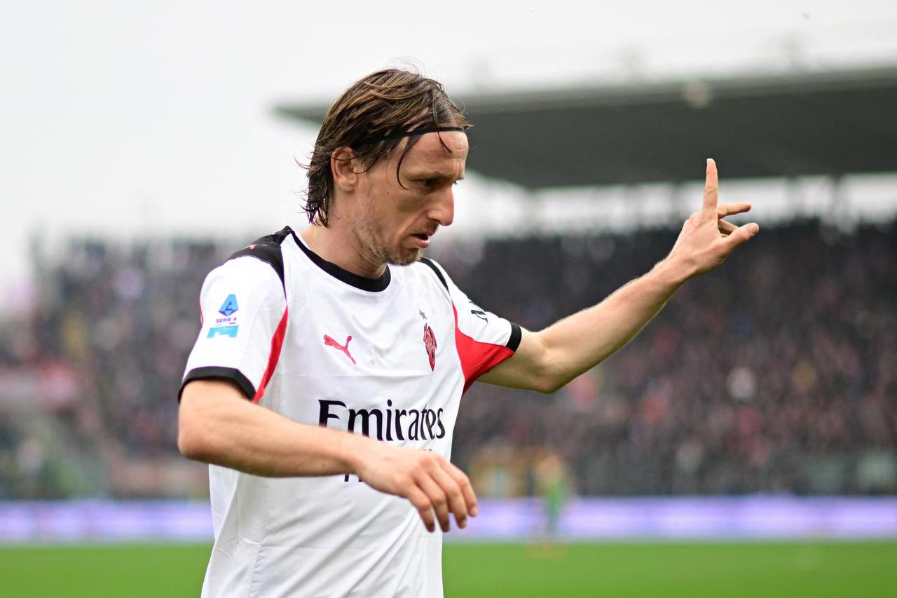 Serie A - Cremonese v AC Milan