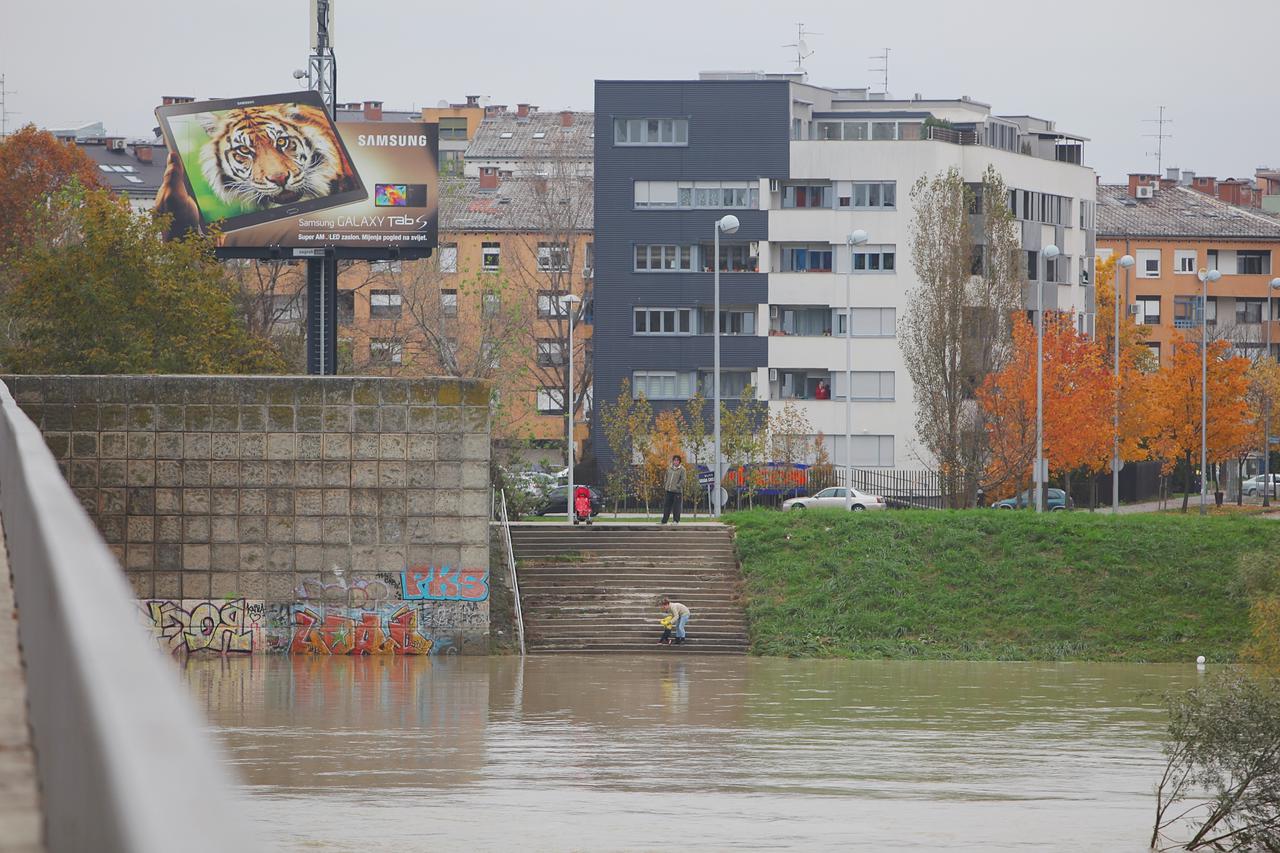 Sava ima povisen vodostaj