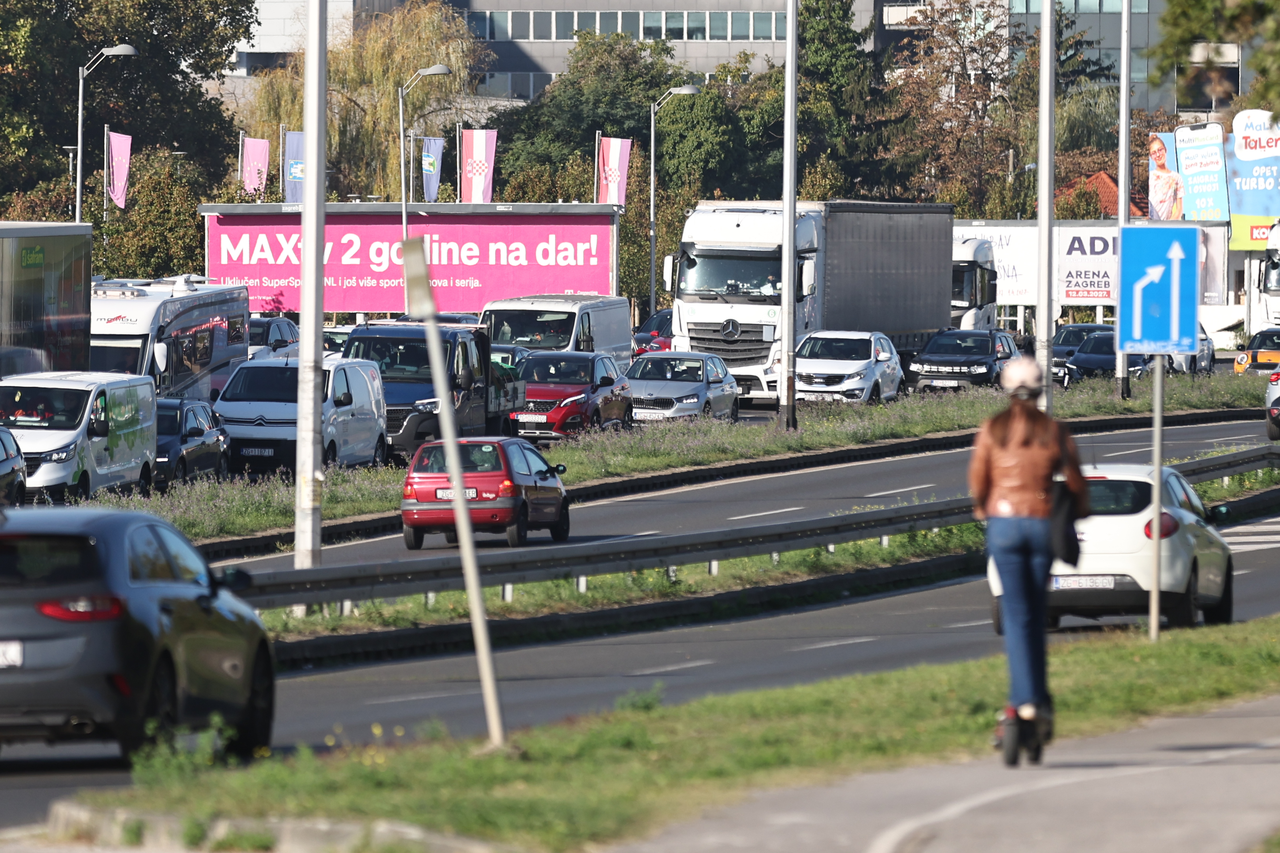 Prometna gužva u Zagrebu tijekom drugog dana štrajka radnika Zagrebačkog holdinga