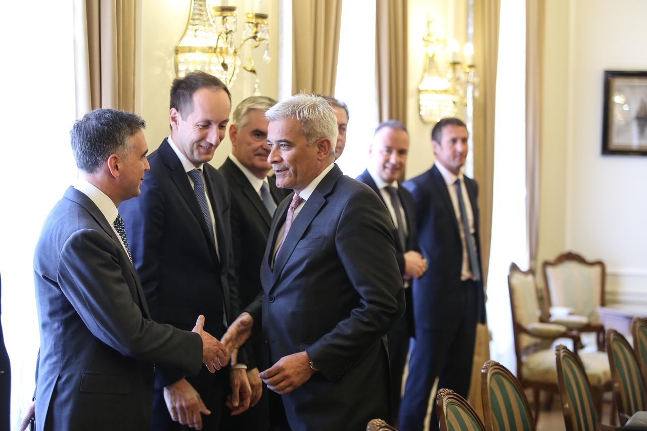 10.04 2017., Zagreb - Predsjednik Vlade RH Andrej Plenkovic u Banskim se dvorima sastao s Koordinacijskim odborom banaka kreditora Agrokora. Ante Ramljak.  Photo: Igor Soban/PIXSELL