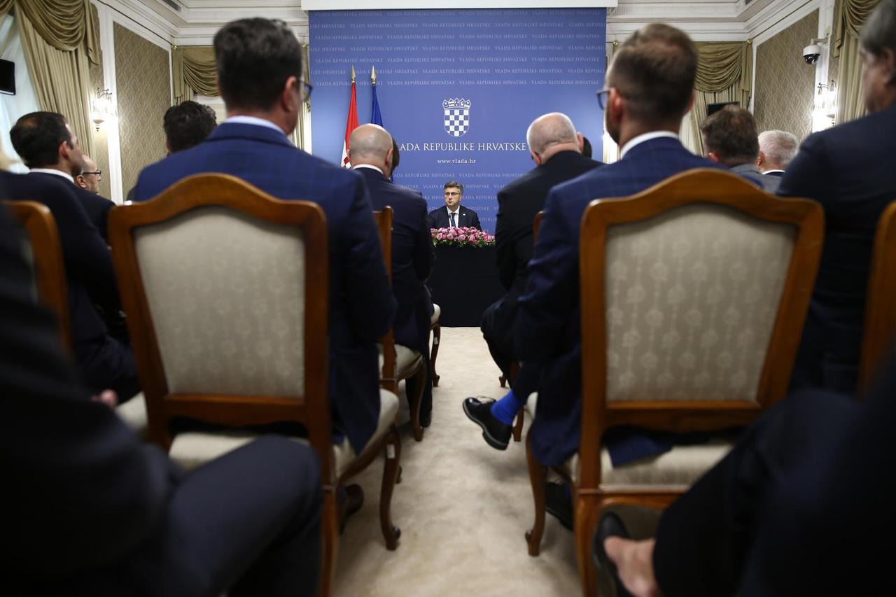 Predsjednik Vlade na potpisivanju Memoranduma o suradnji izmeðu Vlade Republike Hrvatske i društva Roche