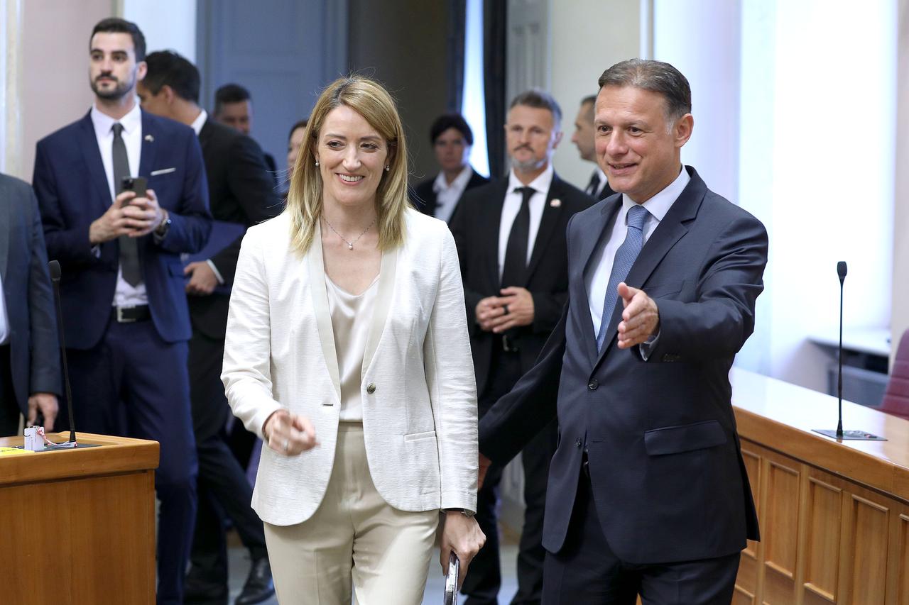 Zagreb: Predsjednica Europskog parlamenta Roberta Metsola govori u Saboru