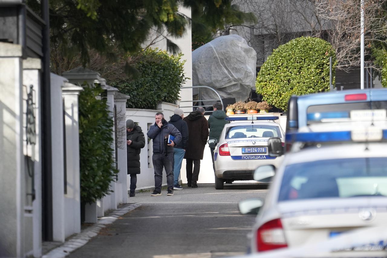 Beograd: Na kuću Zdravka Čolića na Dedinju bačena je bomba