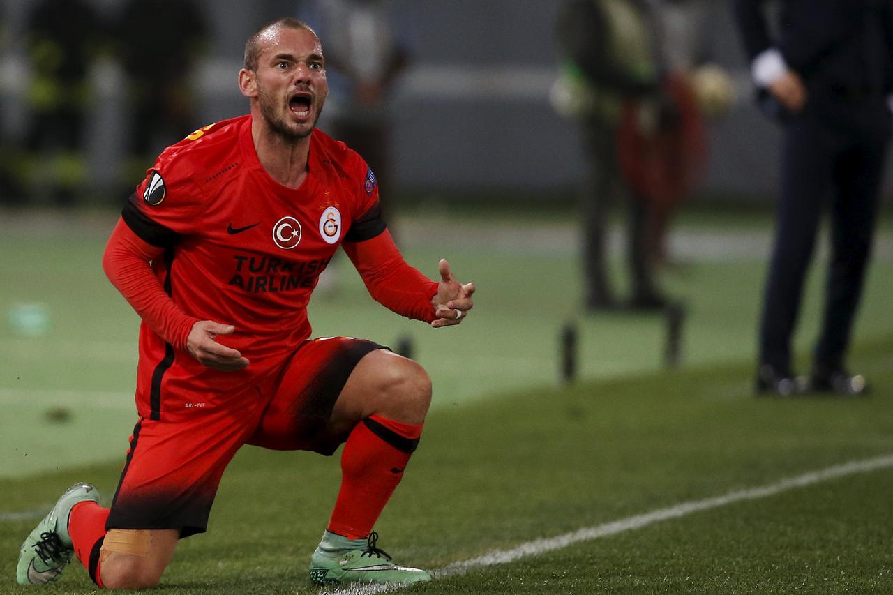 Football Soccer - Lazio v Galatasaray - UEFA Europa League Round of 32 - Olympic Stadium, Rome, Italy - 25/02/16 Galatasaray's Wesley Sneijder reacts.  REUTERS/Alessandro Bianchi  Picture Supplied by Action Images