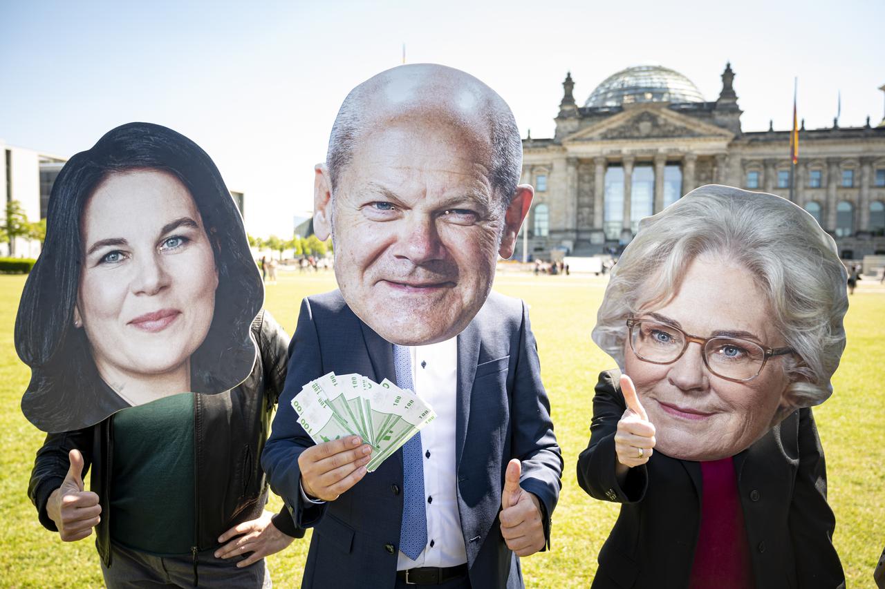 Berlin: Prosvjed aktivista protiv posebnog fonda za Bundeswehr od 100 milijardi eura