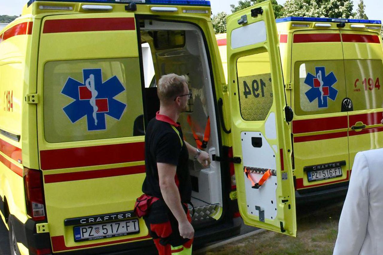 Požega: Uručeno sedam novih vozila Zavodu za hitnu medicinu Požeško-slavonske županije​
