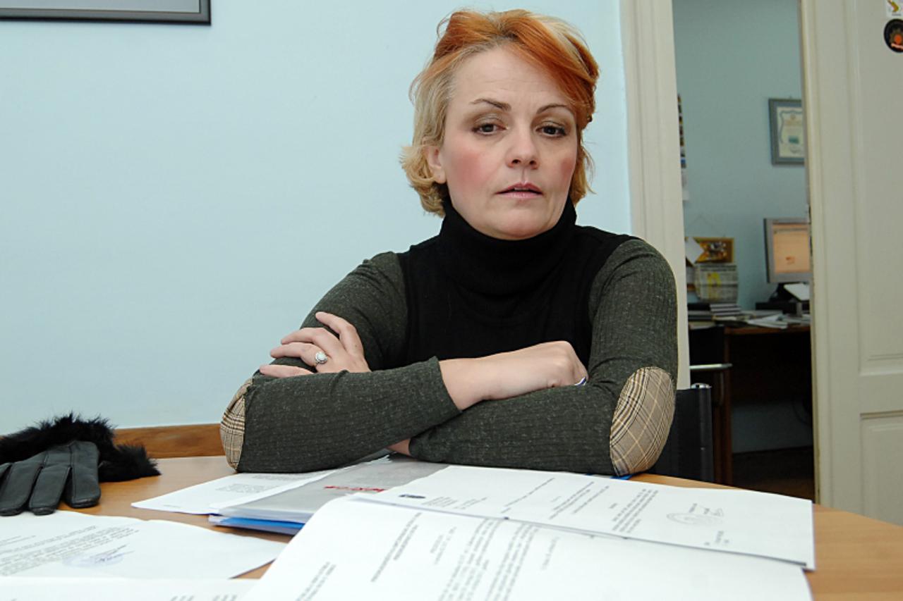 '17.02.2012., Sisak - Vesna Rizmauel Borovina tvrdi da Opcinski sud u Sisku radi mimo zakona u sporu koji ona vodi protiv bivseg supruga. Photo: Nikola Cutuk/PIXSELL'