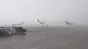 VIDEO Snažno nevrijeme napravilo kaos u Italiji: Vjetar bacao avione po pisti, udari dosezali 120 km/h
