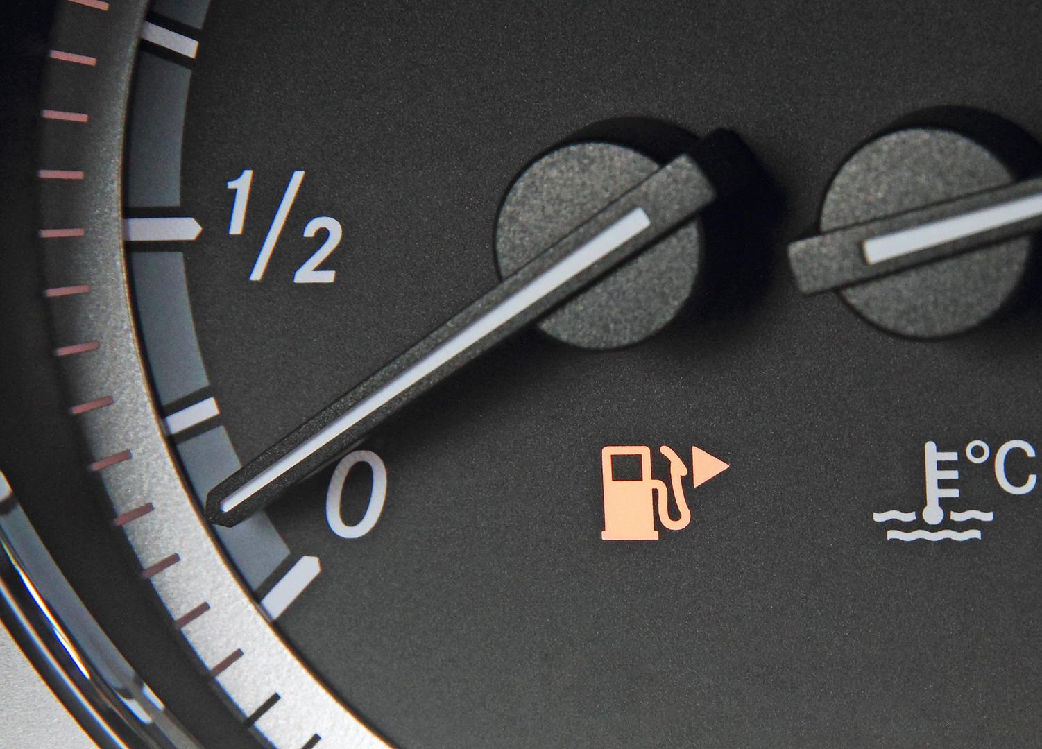 8. Ne bacajte novac na premium gorivo: Ako proizvođač ne preporučuje premium benzin – ne koristite ga. Skup je, a vašem automobilu neće donijeti nikakve koristi.