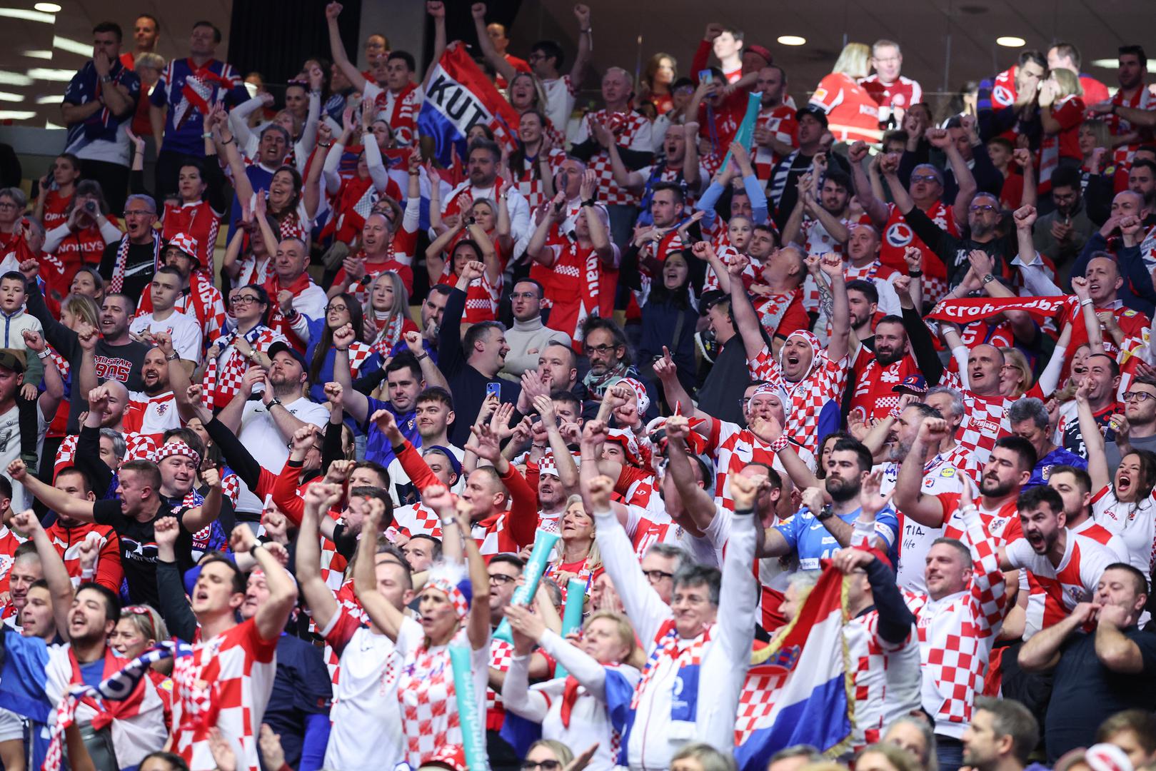 Naši su ih navijači pokušavali nadglasati iako su u manjini