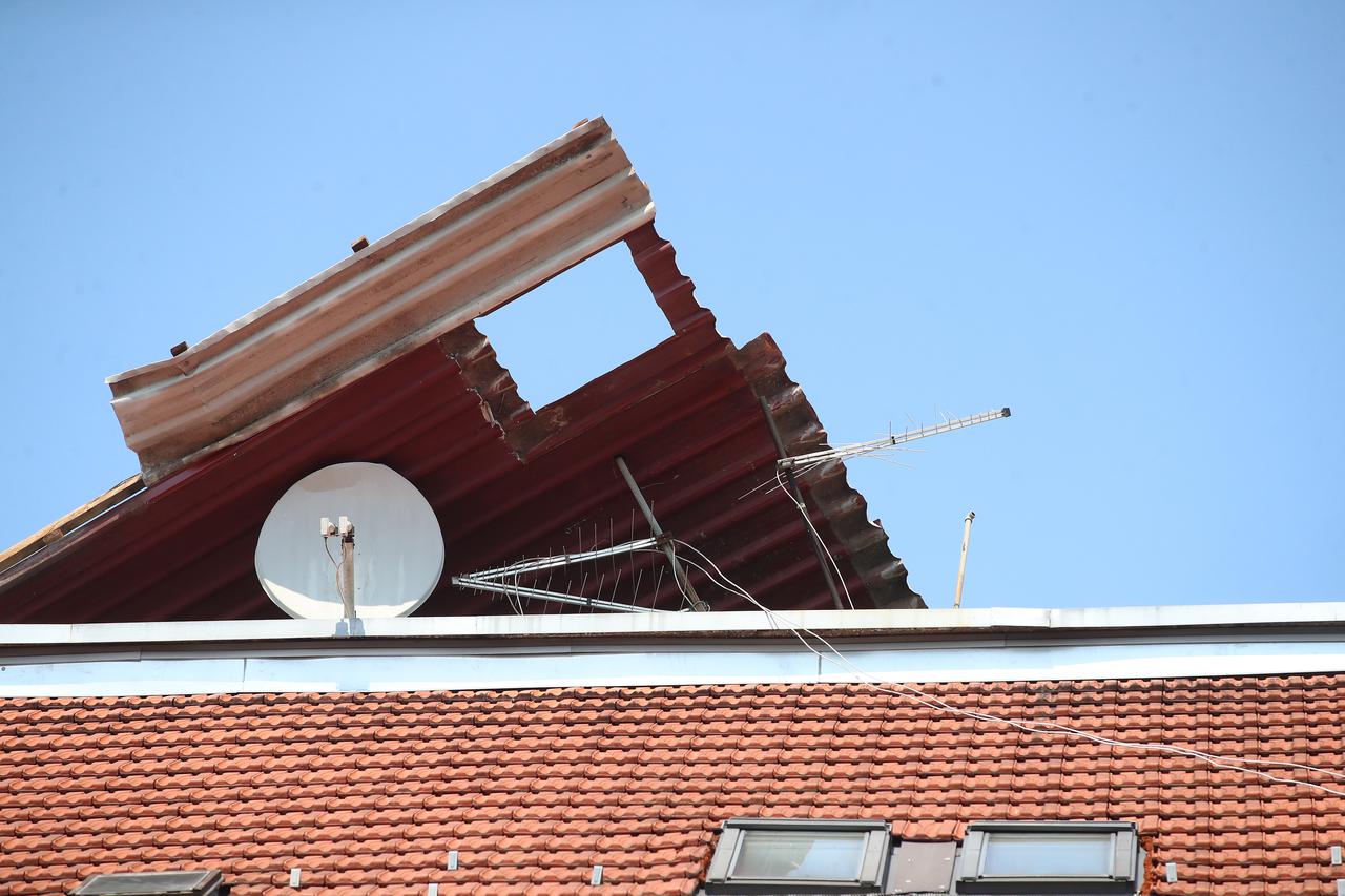 Sanacija krova koje je oštećeno u olujnom nevremenu koje je zahvatilo Zagreb