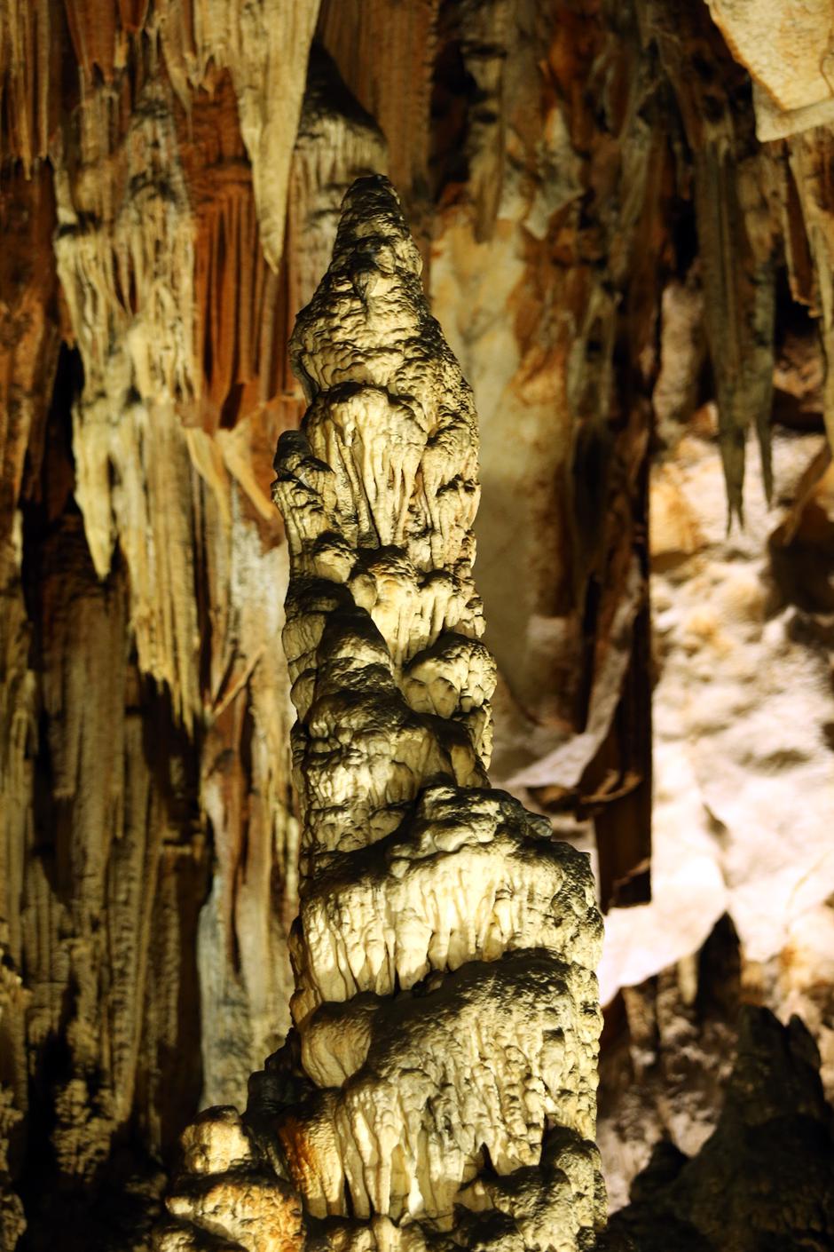 Peruši?: Špilja Samograd, jedna od osam špilja u pe?inskom parku Grabova?a