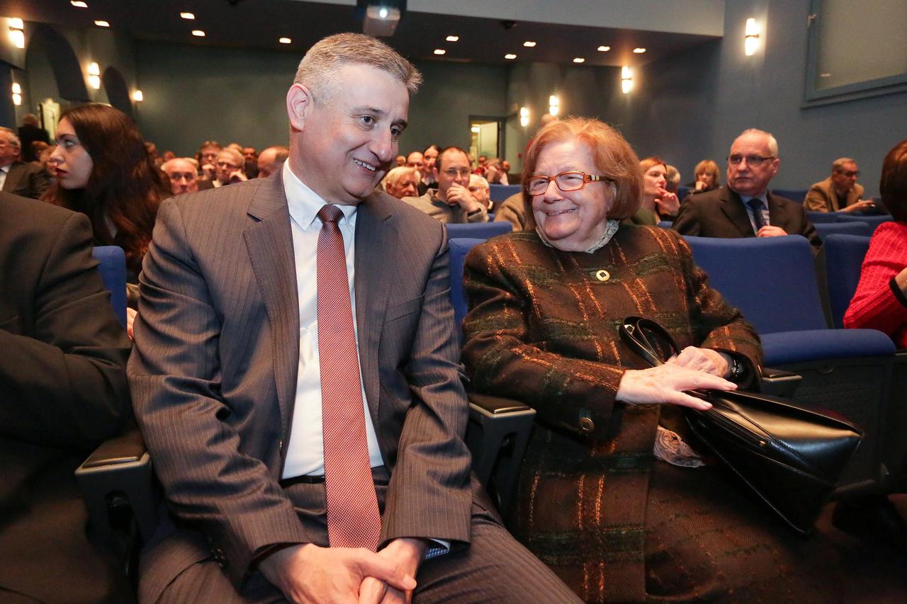 Tuđman knjiga