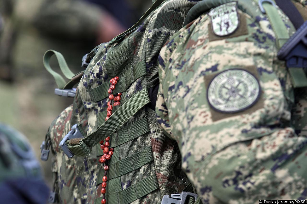 Knin: Svečanost polaznika Središta za razvoj vođa "Marko Babić" nakon hodnje od 88 km