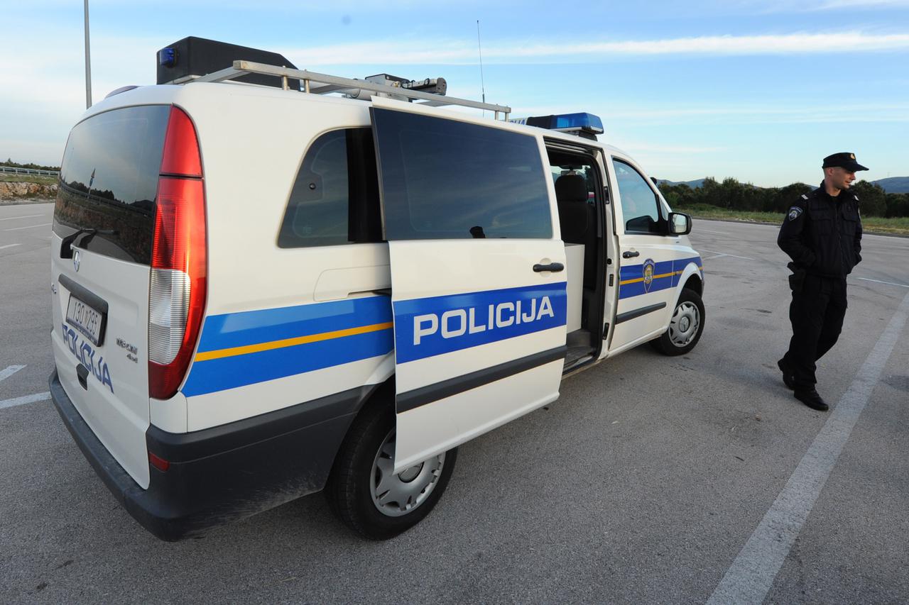 policija