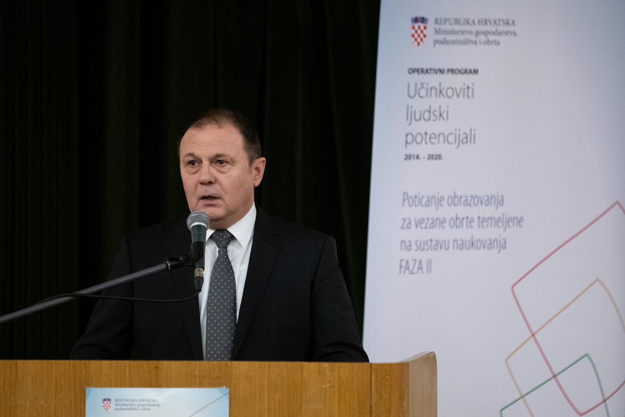 Zagreb: Ministarstvo gospodarstva i poduzetnici potpisali ugovore o naukovanju