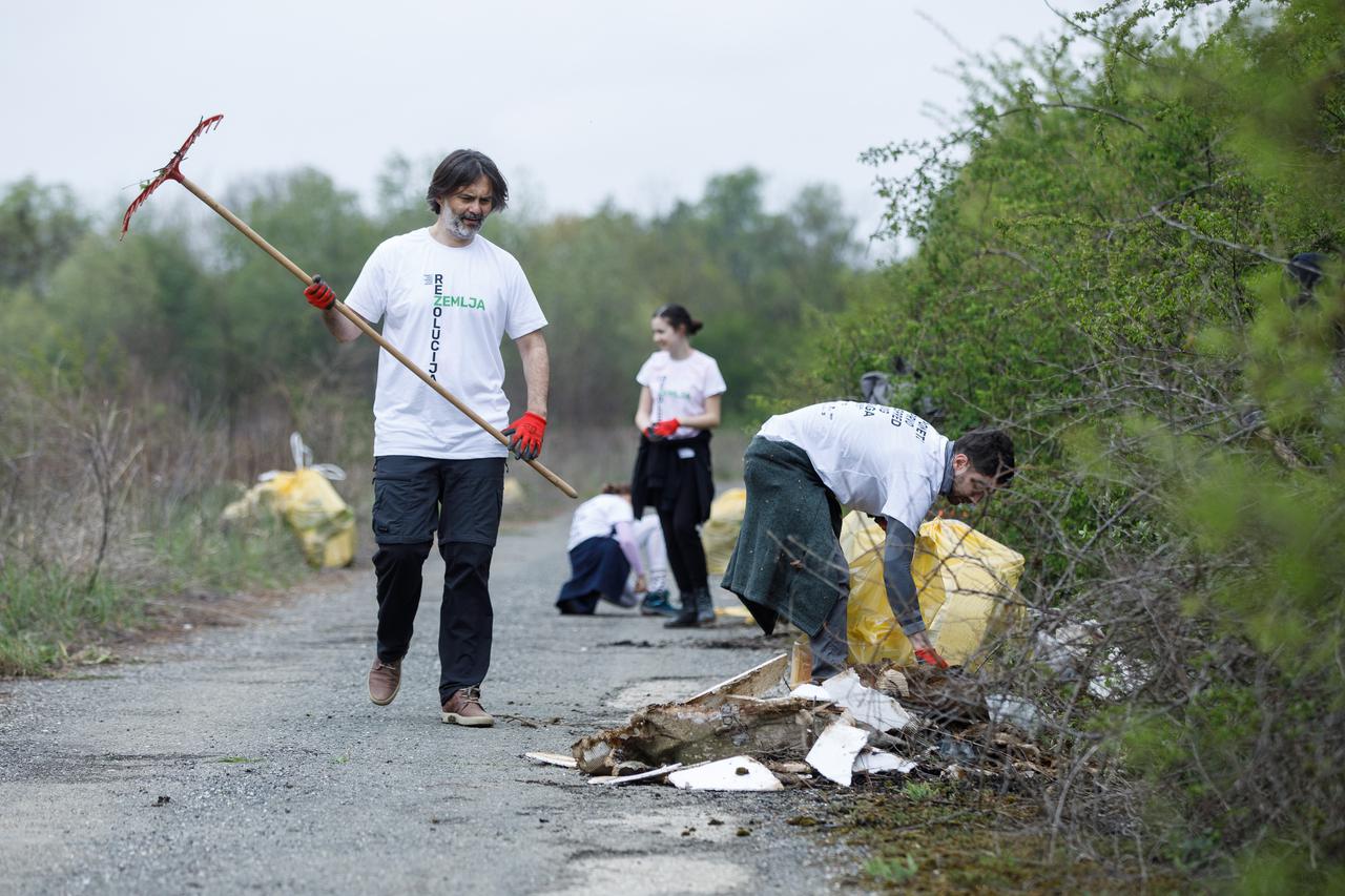 Velika Gorica: Centralna akcija čišćenja  Večernjeg lista Rezolucija Zemlja 