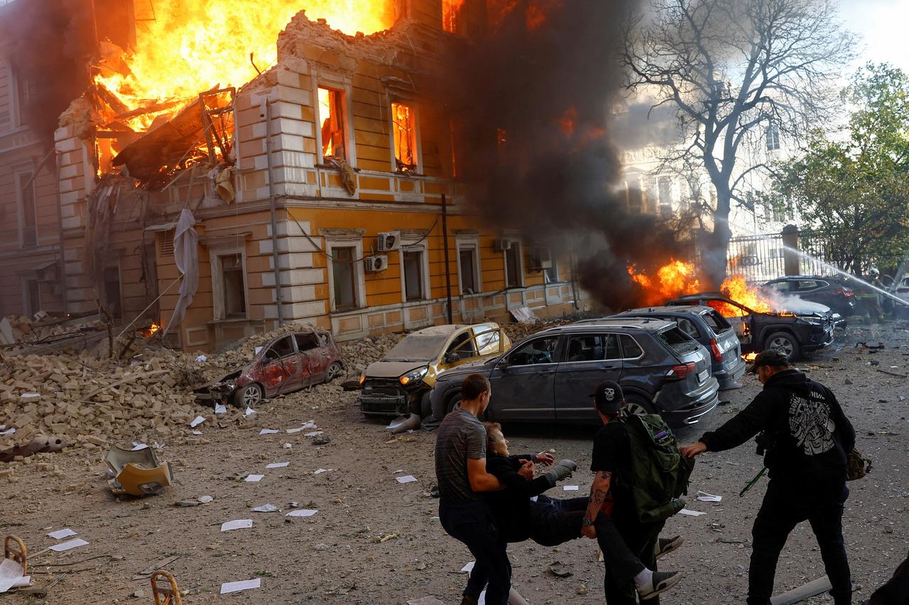 storyeditor/2026-09-28/2026-09-28T121447Z_1258043205_RC2ASNATRLLY_RTRMADP_3_UKRAINE-CRISIS-ATTACK-KYIV.JPG