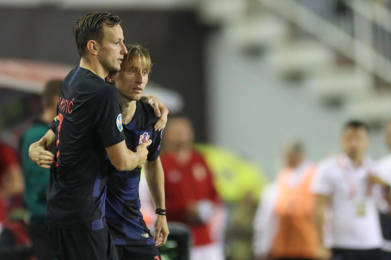 Split: Slavlje na Poljudu nakon što je Hrvatska pobjedila Mađarsku s velikih 3:0