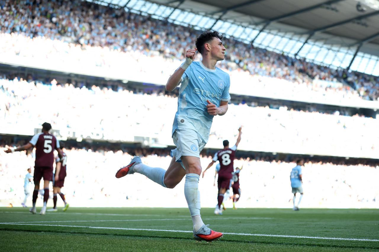 Premier League - Manchester City v Aston Villa