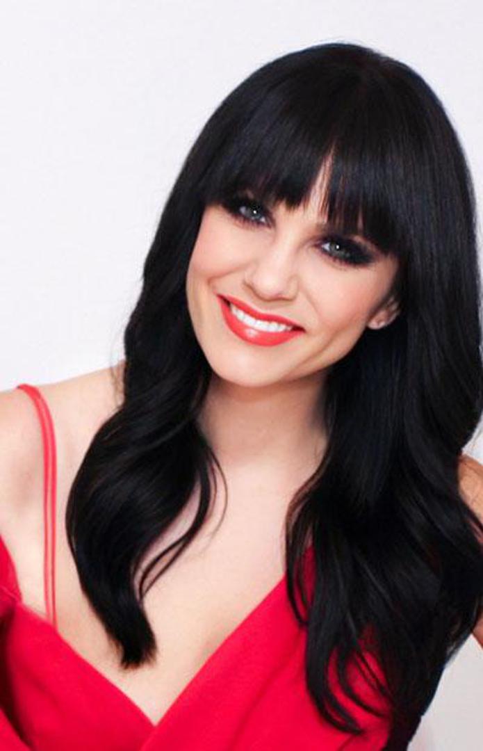 Godine 2003. titula Miss Universe Hrvatske pripala je Ivani Delač.
