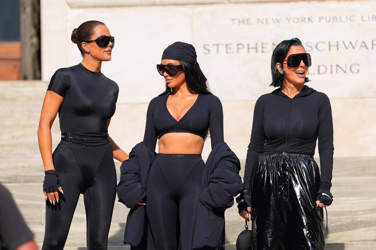 Kris Jenner i sestre Kardashian na posebnoj prezentaciji NikeSkimsa u New Yorku